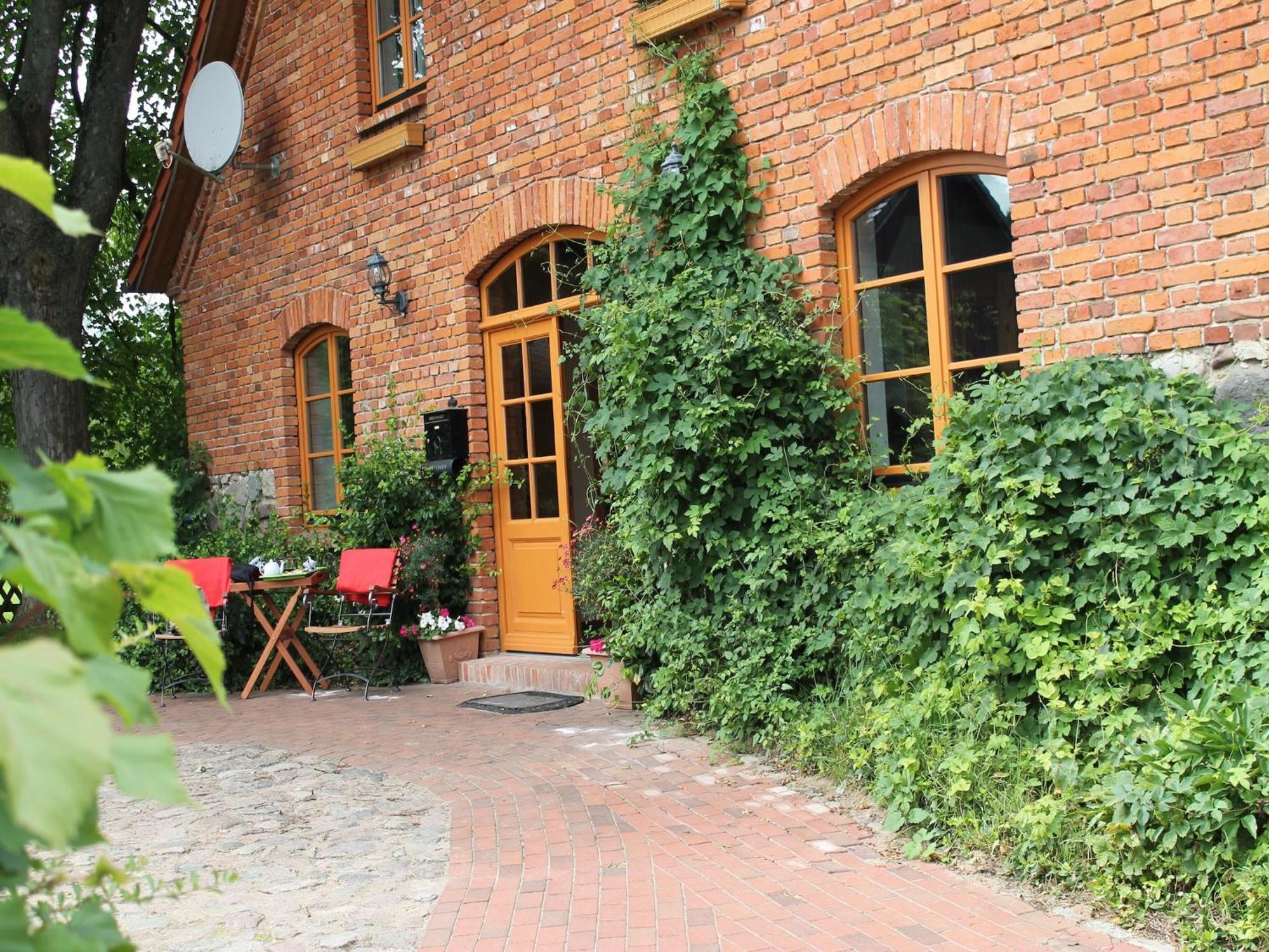 Mansion In Gressow With Terrace Garden Bbq Pond Bicycles Villa ภายนอก รูปภาพ