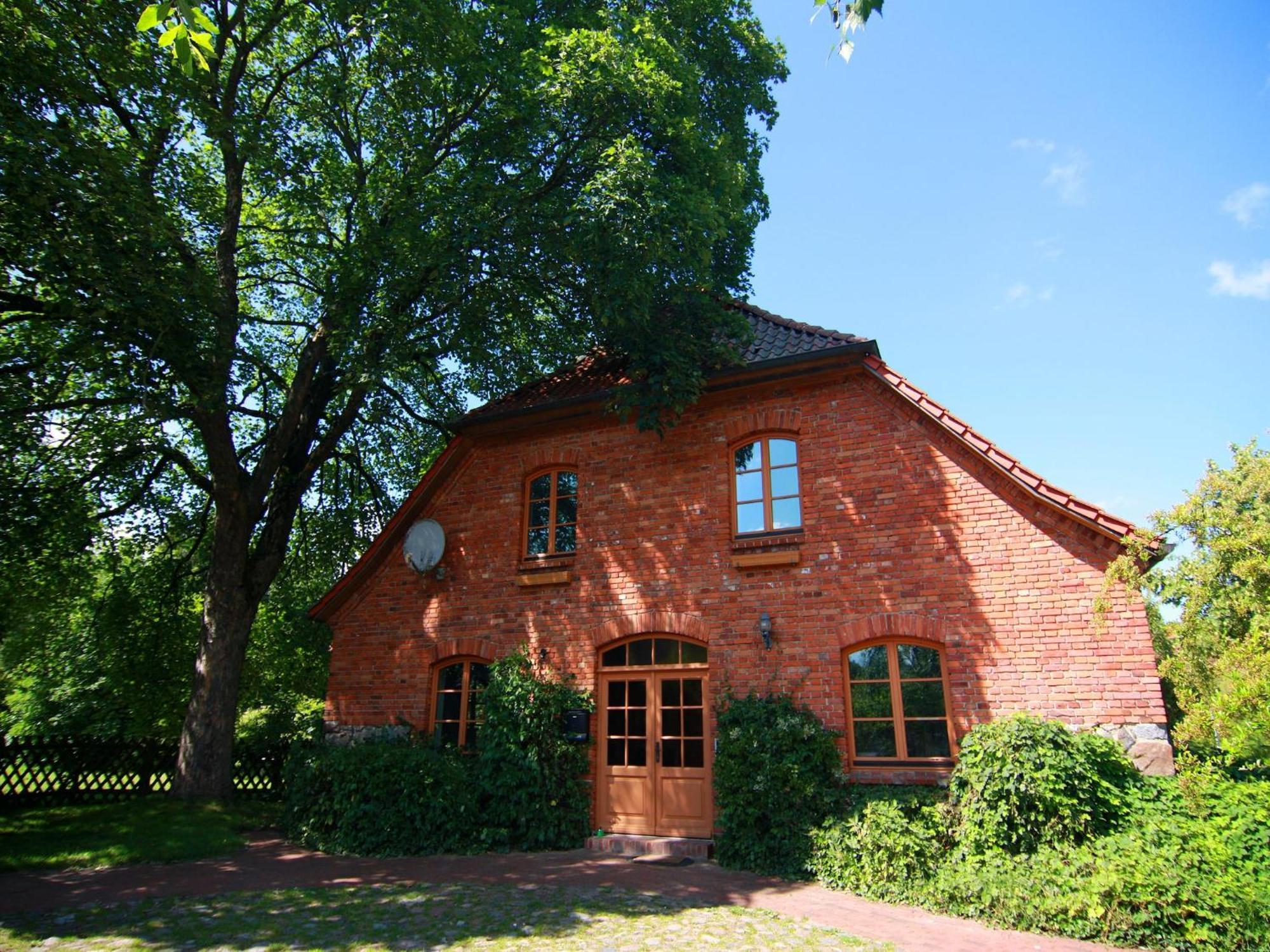 Mansion In Gressow With Terrace Garden Bbq Pond Bicycles Villa ภายนอก รูปภาพ