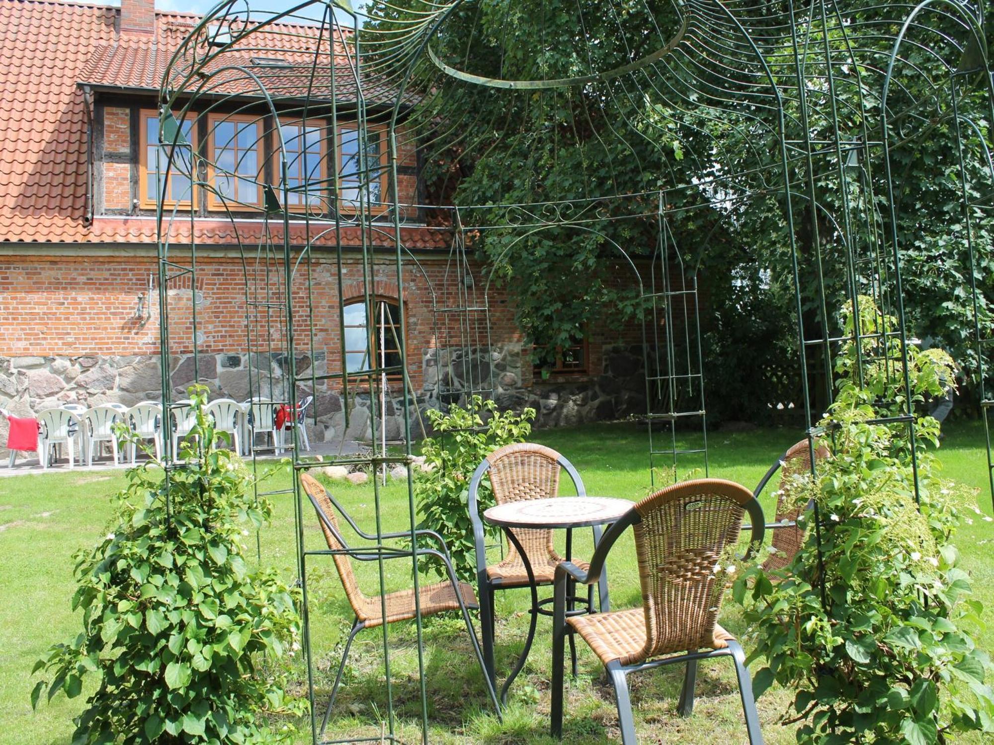 Mansion In Gressow With Terrace Garden Bbq Pond Bicycles Villa ภายนอก รูปภาพ